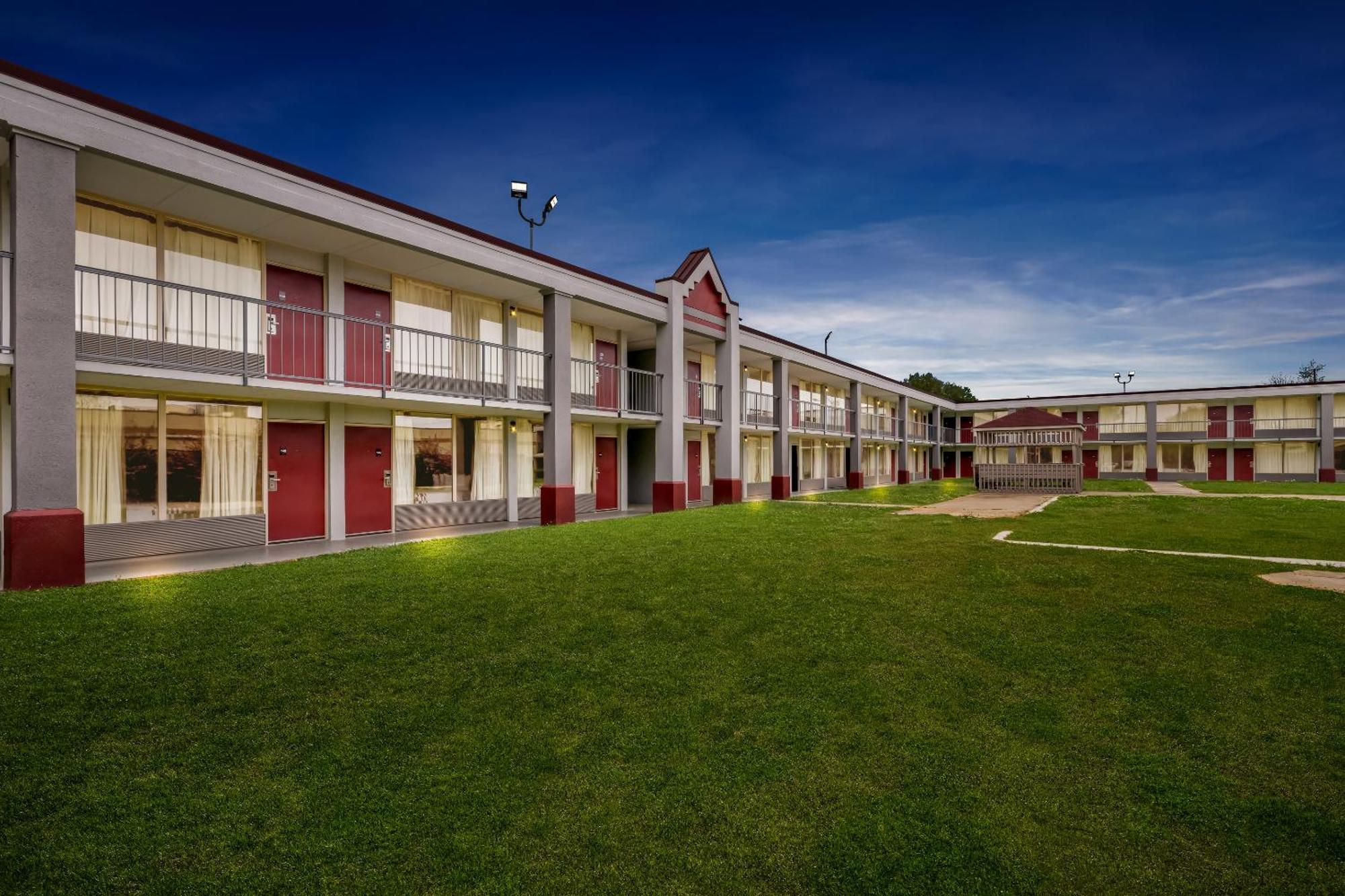 Red Roof Inn Charlotte - Airport Exterior photo
